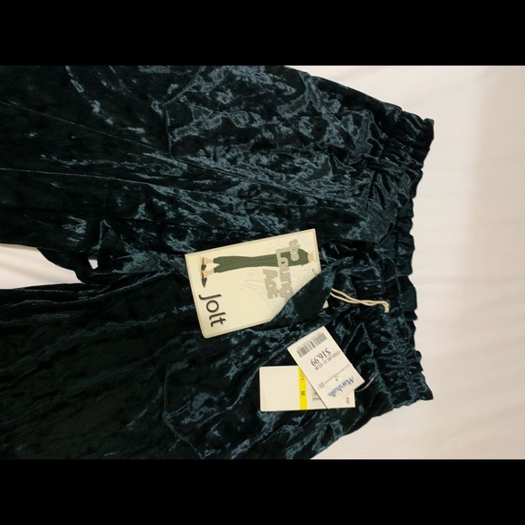 Jolt - The Lounge Act- Green Velvet Pants - Picture 4 of 5